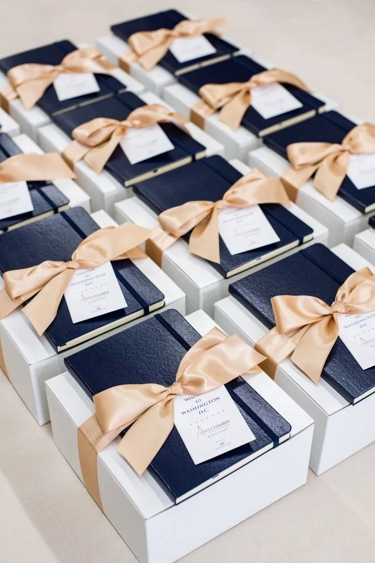 DECOR & GIFTS