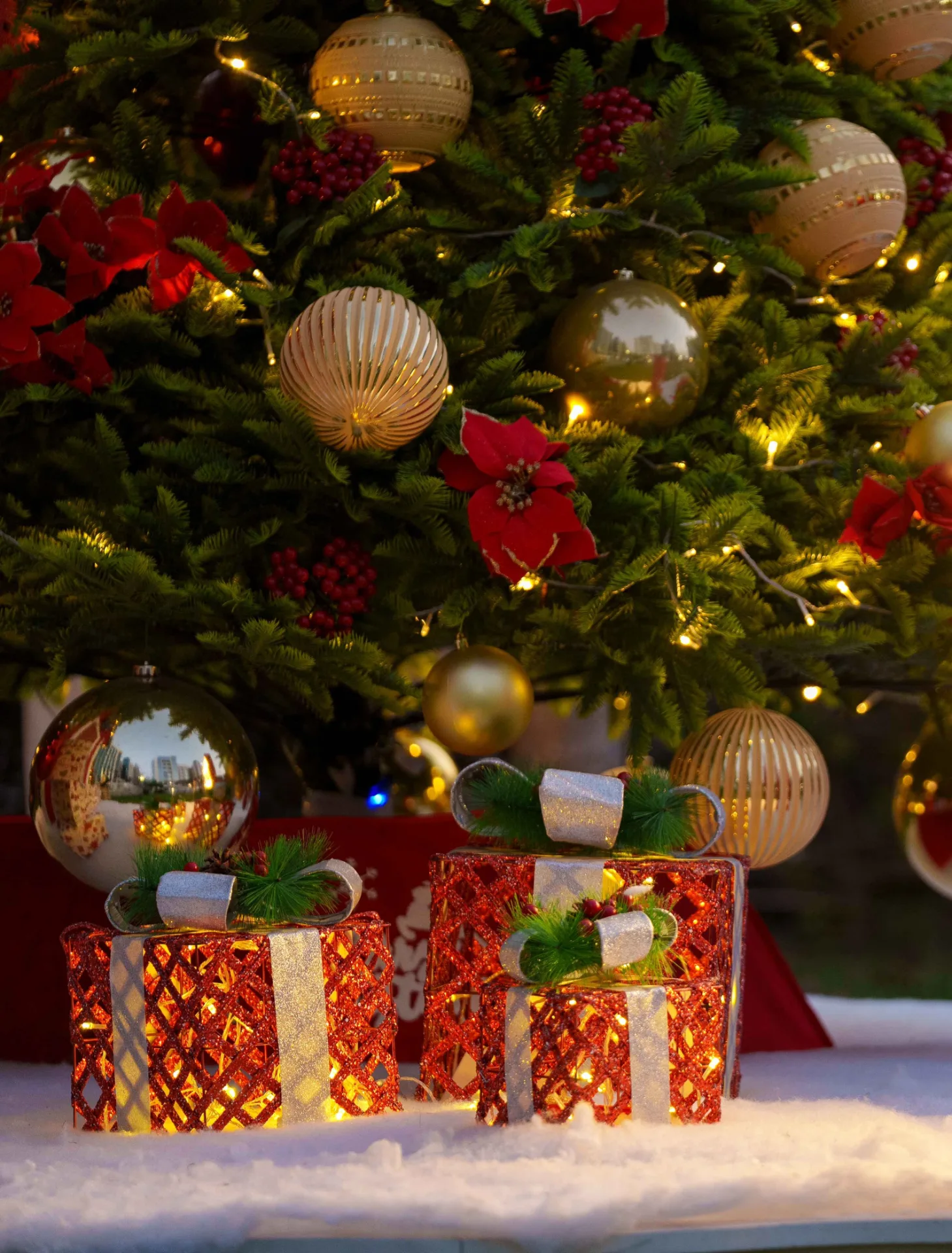 DECOR & GIFTS